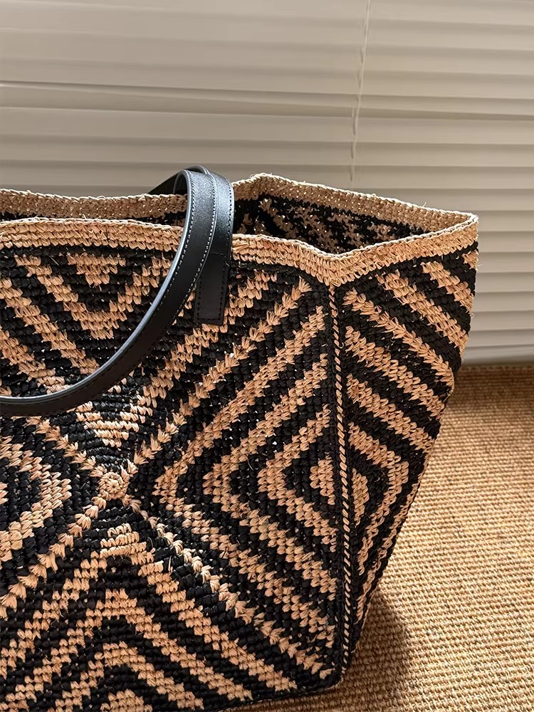 Большая женская сумка-тоут из  – обзор и цена Beach Bag Straw